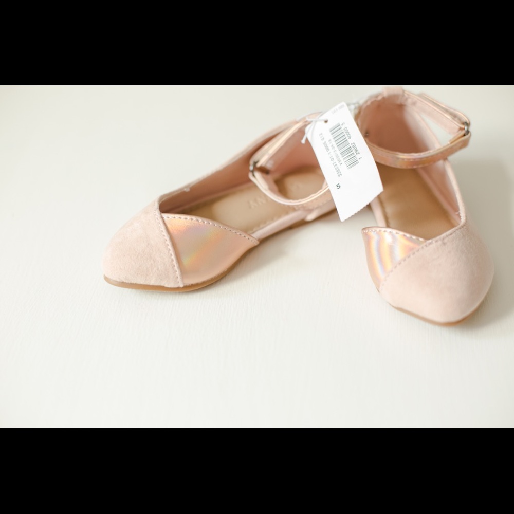 New old navy baby girl size 5 shoes